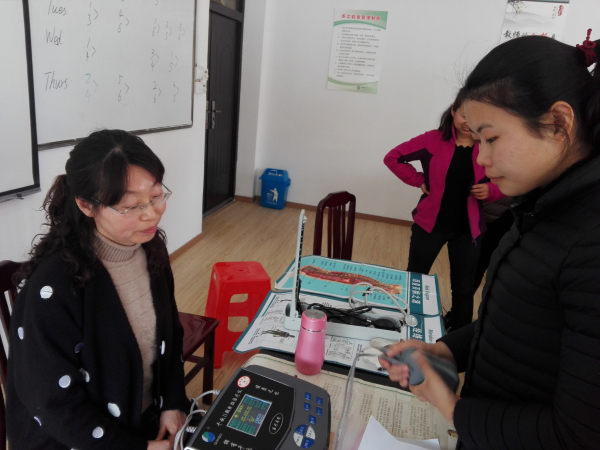 金岭中学开展纪念三61八妇女节活动